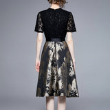 French Hepburn Style Short-Sleeved V-Neck Lace To Receive Waist-Skinny Long A-Character Floral Dress