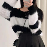 Chic Autumn/Winter Vintage Lazy Loose Round Collar Ctriped Striped Knitted Jerseys On The Head Of The