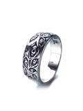 Gothic Eye Ring-Outfit