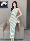 Live-Action Dress With A Neck Halter And A Waistcoat Is A New Style Of Knitted Dress With All Kinds Of Hips In Summer.-Outfit