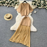 Two-Piece Skirt 2025 Summer High-End Short-Sleeved Knitted Top High-Waisted Splicing 100-Folded