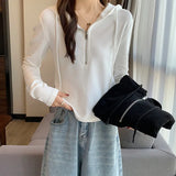 Toloer New Fall 2024 Short Zipper Top Shows A Thin Long-Sleeved