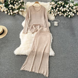 Early Spring Wearing A Lazy Knitting Suit Women's Design Hollow Top Dress Two Sets Of