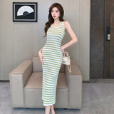 Live-Action Dress With A Neck Halter And A Waistcoat Is A New Style Of Knitted Dress With All Kinds Of Hips In Summer.-Outfit