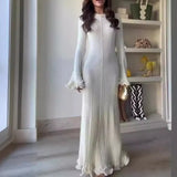 Solid-Colored Round-Neck Long-Sleeved Dress Woman With Wooden Ear In Autumn